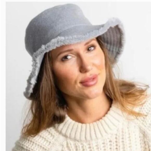 Hat attack NWT Frayed Edge Bucket Hat in light Grey in a Polyester/ Rayon blend. main image 4